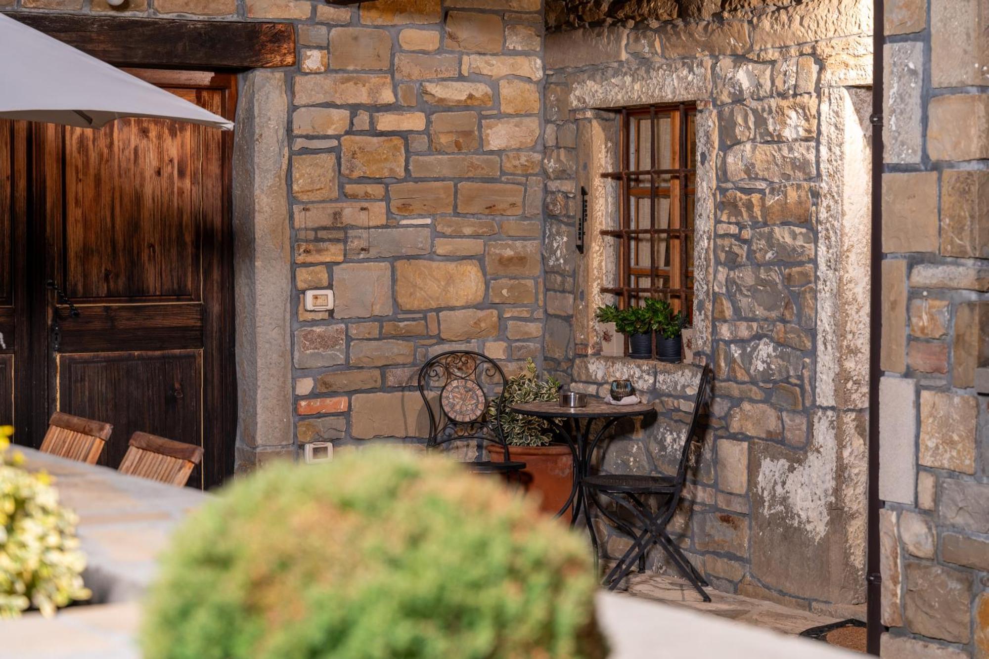 Wine House Rakar Pensionat Gračišče Eksteriør billede
