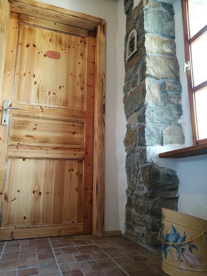 Wine House Rakar Pensionat Gračišče Eksteriør billede